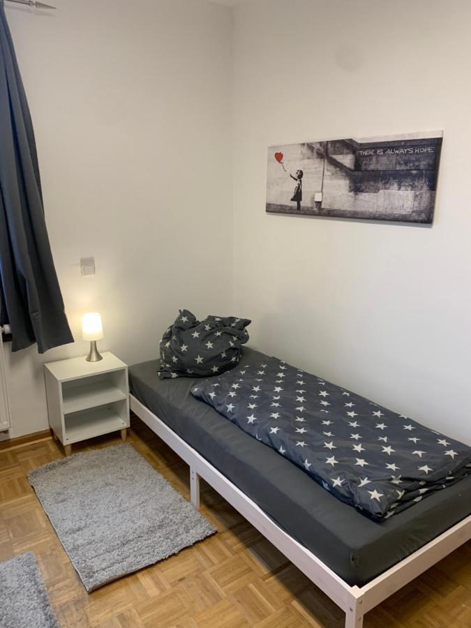 Mainpark Apartment 4 Schlafzimmer Bis Zu 10 Personen Direkt Ueber Aschaffapartment Bei Aschaffenburg Mainaschaff Luaran gambar