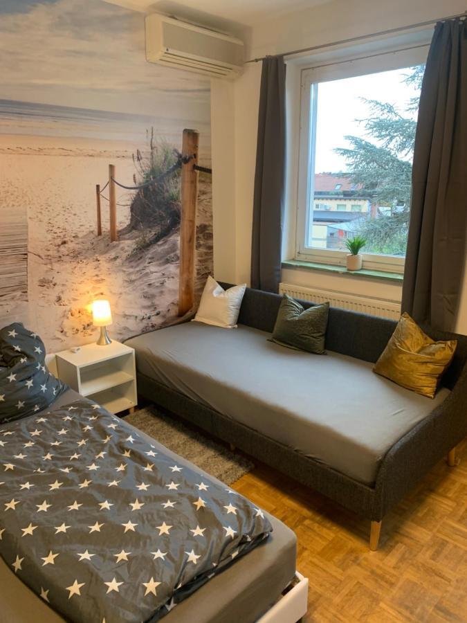 Mainpark Apartment 4 Schlafzimmer Bis Zu 10 Personen Direkt Ueber Aschaffapartment Bei Aschaffenburg Mainaschaff Luaran gambar