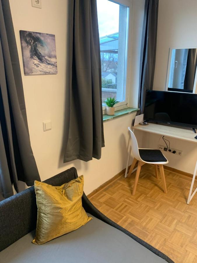 Mainpark Apartment 4 Schlafzimmer Bis Zu 10 Personen Direkt Ueber Aschaffapartment Bei Aschaffenburg Mainaschaff Luaran gambar