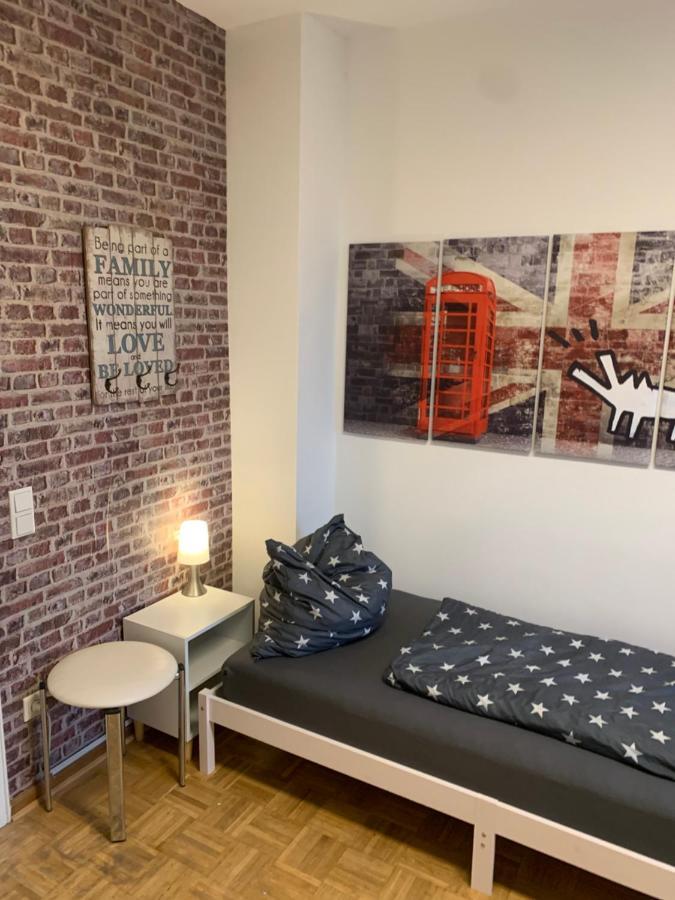 Mainpark Apartment 4 Schlafzimmer Bis Zu 10 Personen Direkt Ueber Aschaffapartment Bei Aschaffenburg Mainaschaff Luaran gambar