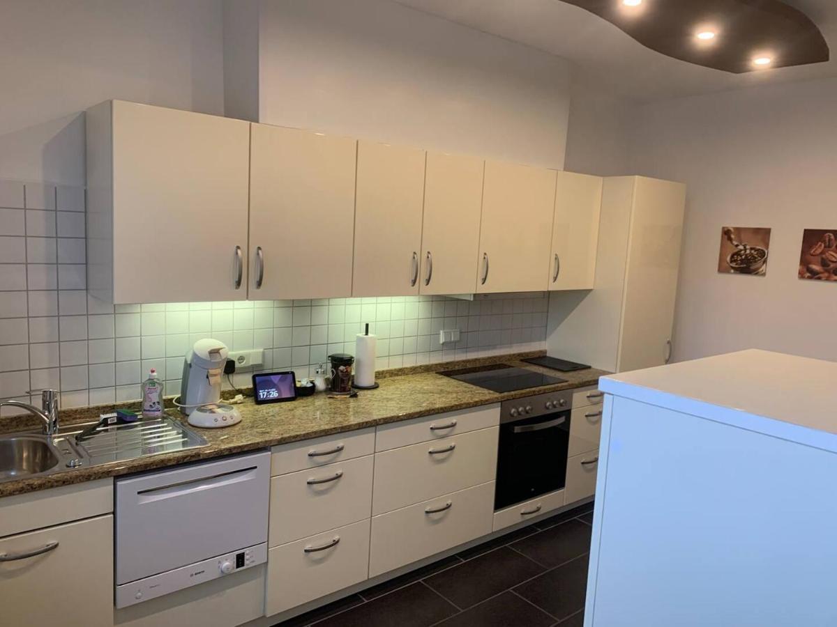 Mainpark Apartment 4 Schlafzimmer Bis Zu 10 Personen Direkt Ueber Aschaffapartment Bei Aschaffenburg Mainaschaff Luaran gambar