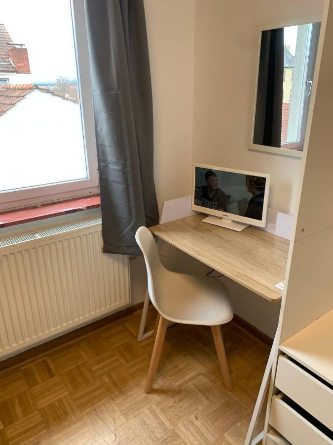 Mainpark Apartment 4 Schlafzimmer Bis Zu 10 Personen Direkt Ueber Aschaffapartment Bei Aschaffenburg Mainaschaff Luaran gambar