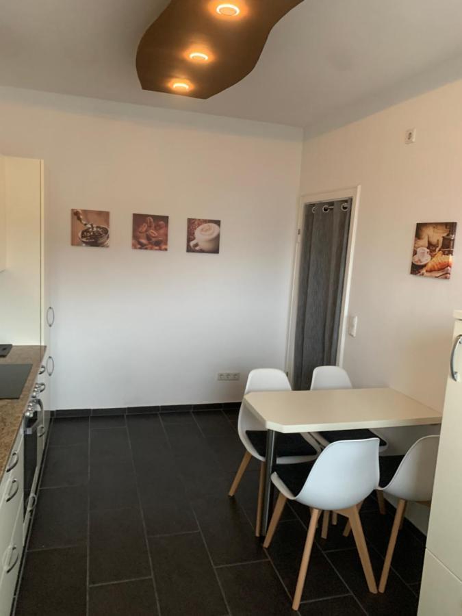 Mainpark Apartment 4 Schlafzimmer Bis Zu 10 Personen Direkt Ueber Aschaffapartment Bei Aschaffenburg Mainaschaff Luaran gambar