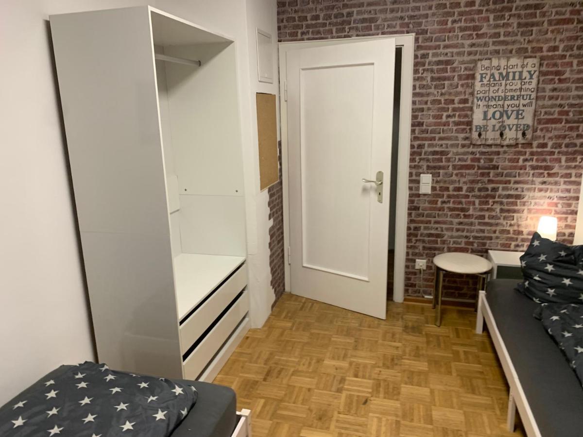 Mainpark Apartment 4 Schlafzimmer Bis Zu 10 Personen Direkt Ueber Aschaffapartment Bei Aschaffenburg Mainaschaff Luaran gambar